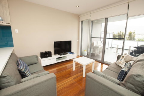 7 Falls Apartments - Food Delivery Shop 12