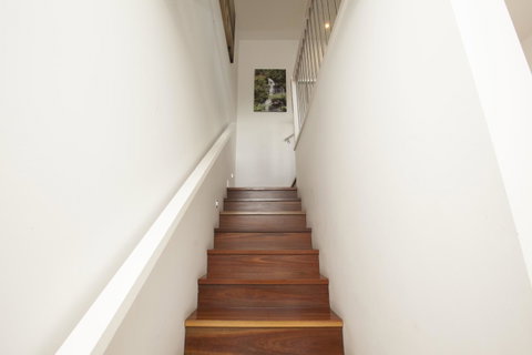 7 Falls Apartments - Food Delivery Shop 13