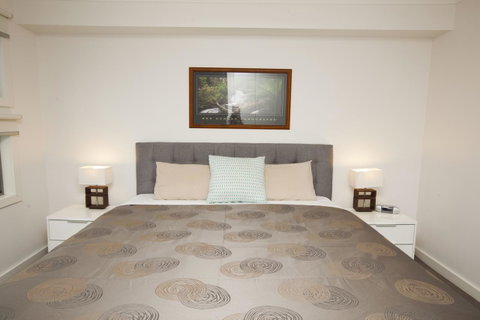 7 Falls Apartments - Food Delivery Shop 23