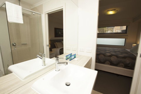 7 Falls Apartments - Food Delivery Shop 17