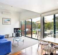 Anchorage Motel  Villas Lorne - Food Delivery Shop