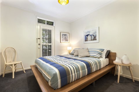 Melbourne Luxury Paradise - Food Delivery Shop 4