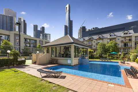 Melbourne Luxury Paradise - Food Delivery Shop 7