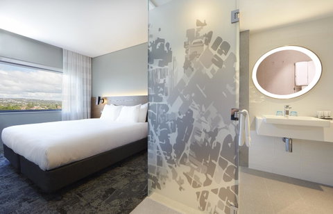 Holiday Inn Express Melbourne Southbank, An IHG Hotel - Food Delivery Shop 22