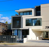 Whitehorse Apartments Hotel - Food Delivery Shop