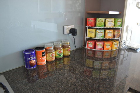 3BR Apartment At Victoria Tower Southbank - Food Delivery Shop 5