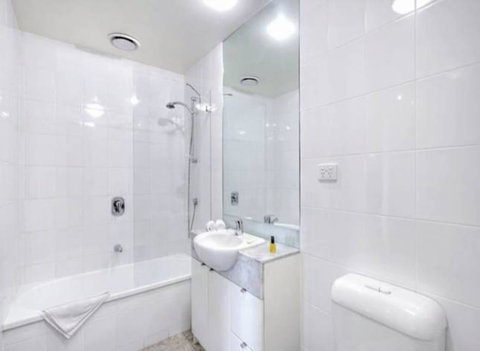 3BR Apartment At Victoria Tower Southbank - Food Delivery Shop 13
