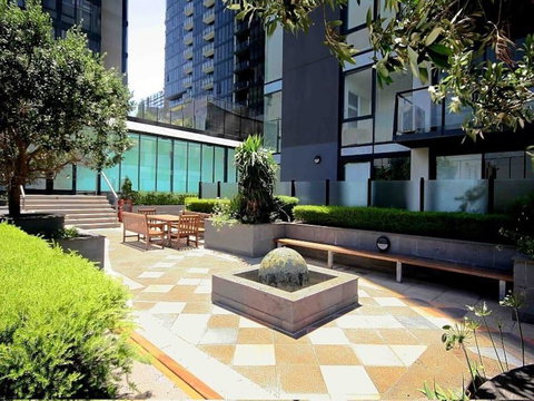 3BR Apartment At Victoria Tower Southbank - Food Delivery Shop 19