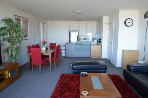 3BR Apartment At Victoria Tower Southbank - Food Delivery Shop 1