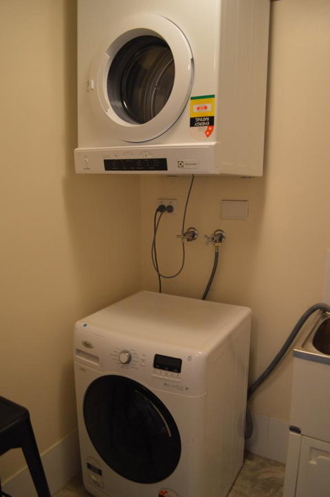 3BR Apartment At Victoria Tower Southbank - Food Delivery Shop 15