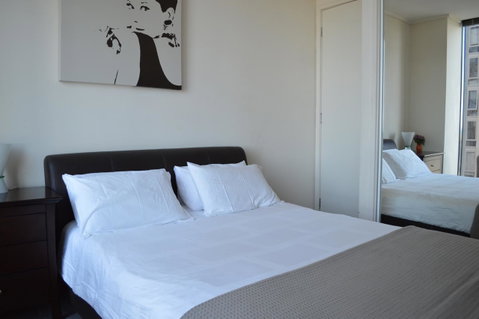 3BR Apartment At Victoria Tower Southbank - Food Delivery Shop 9