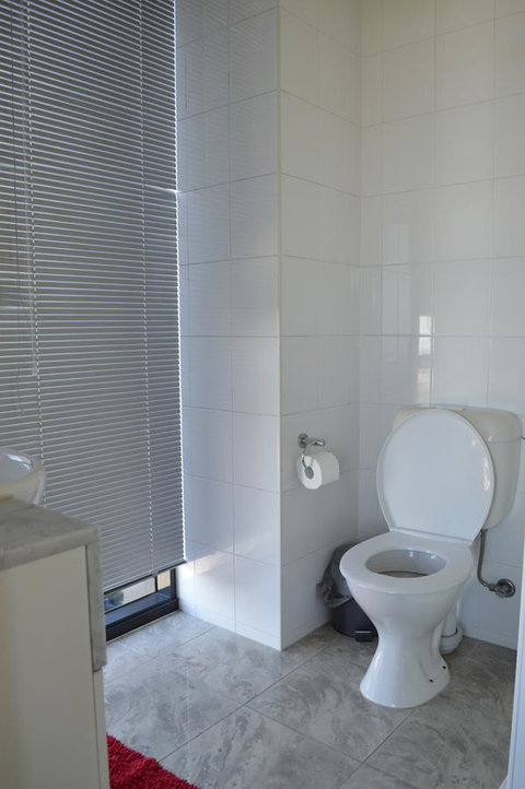 3BR Apartment At Victoria Tower Southbank - Food Delivery Shop 8