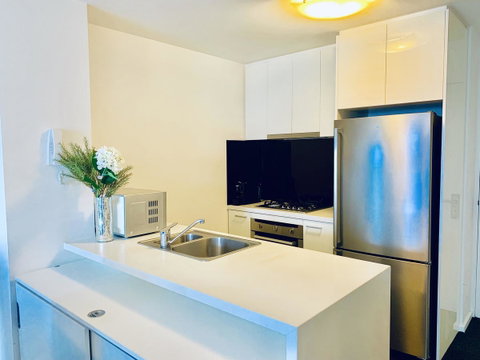 Luxury Apartments With View - Food Delivery Shop 8