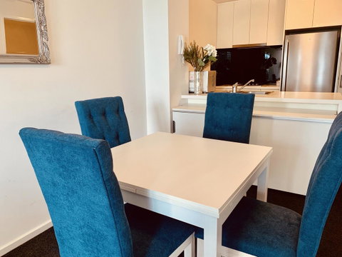 Luxury Apartments With View - Food Delivery Shop 12