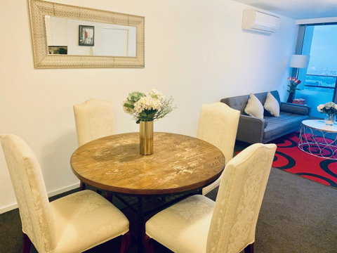 Luxury Apartments With View - Food Delivery Shop 34