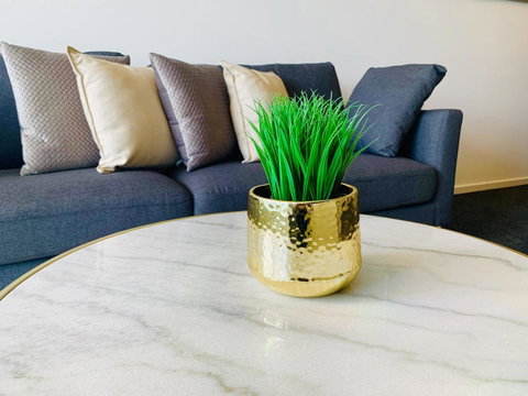 Luxury Apartments With View - Food Delivery Shop 9