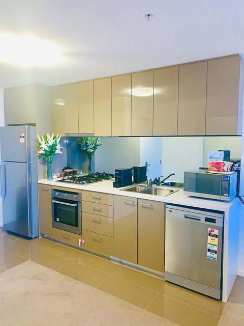 Luxury Apartments With View - Food Delivery Shop 31