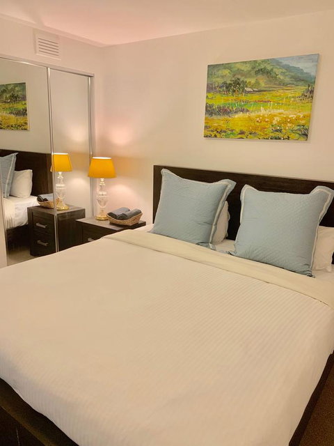 Luxury Apartments With View - Food Delivery Shop 33
