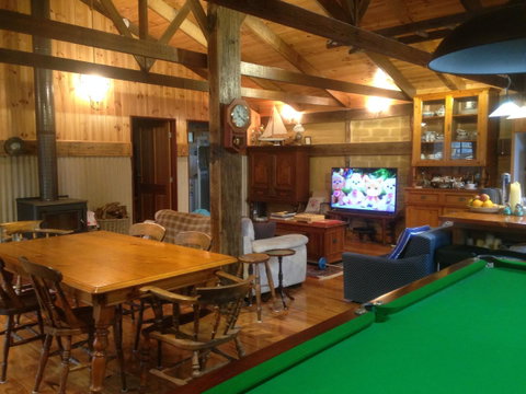 Mud Hollow Barn - Food Delivery Shop 7