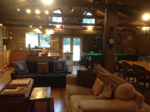 Mud Hollow Barn - Food Delivery Shop 10
