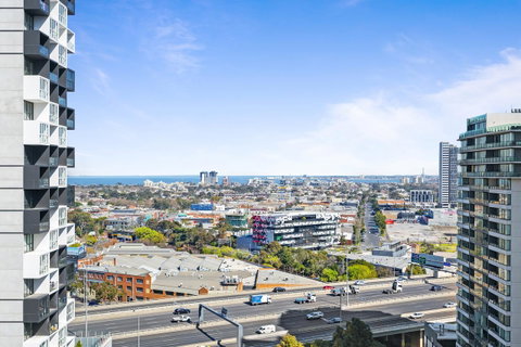 Complete Host Tiara Apartments - Food Delivery Shop 9