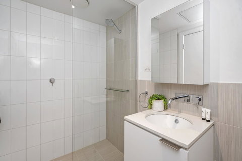 Complete Host Tiara Apartments - Food Delivery Shop 33