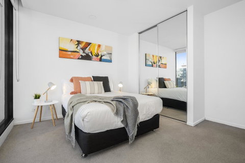 Complete Host Tiara Apartments - Food Delivery Shop 13