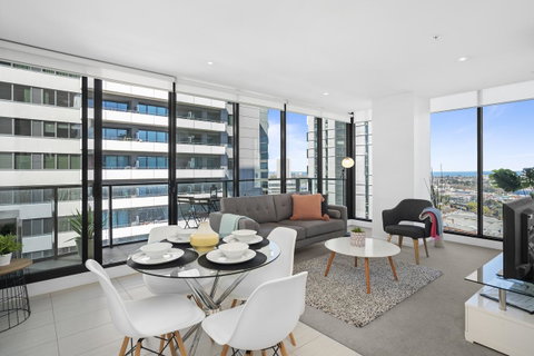 Complete Host Tiara Apartments - Food Delivery Shop 17