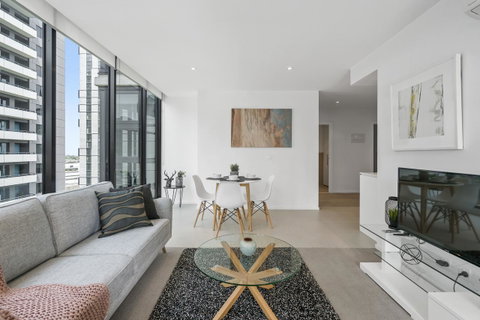 Complete Host Tiara Apartments - Food Delivery Shop 41