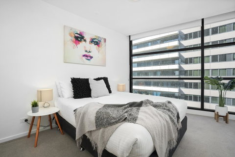 Complete Host Tiara Apartments - Food Delivery Shop 19