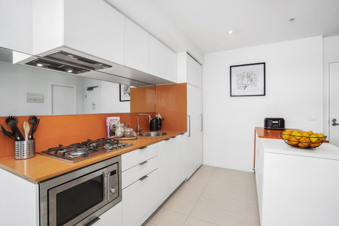 Complete Host Tiara Apartments - Food Delivery Shop 15