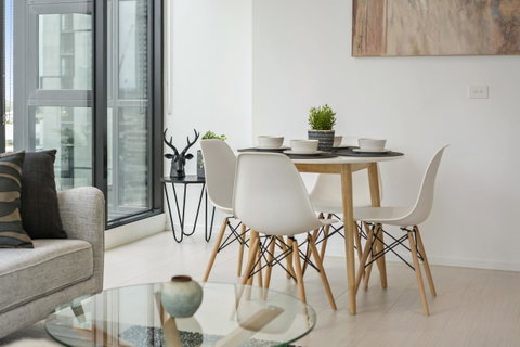 Complete Host Tiara Apartments - Food Delivery Shop 39