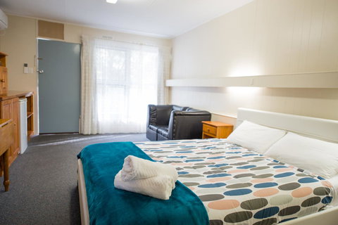 Gariwerd Motel - Pet Food Australia 15