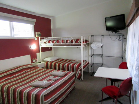 The Highlander Motel - 24HR Check In - Food Delivery Shop 17