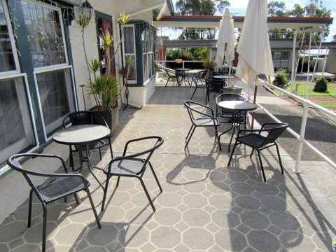 The Highlander Motel - 24HR Check In - Food Delivery Shop 7