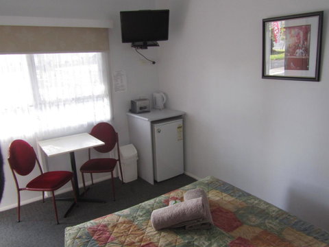 The Highlander Motel - 24HR Check In - Food Delivery Shop 11