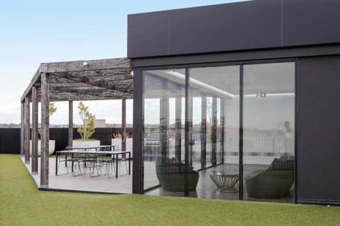 Modern Apartment In The Heart Of St Kilda - Food Delivery Shop 16