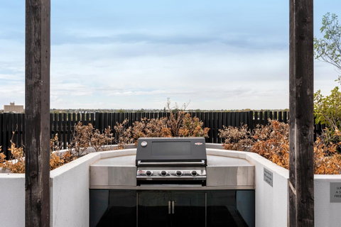 Modern Apartment In The Heart Of St Kilda - Food Delivery Shop 20