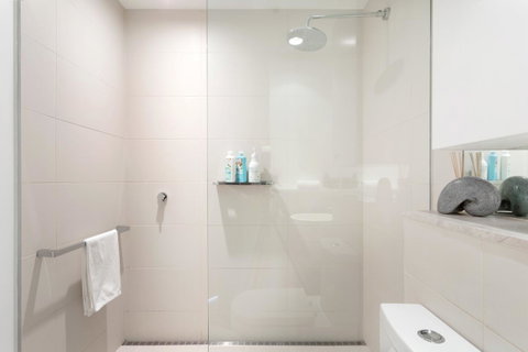 Modern Apartment In The Heart Of St Kilda - Food Delivery Shop 15