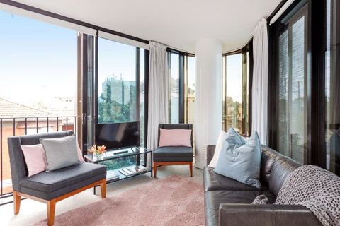 Modern Apartment In The Heart Of St Kilda - Food Delivery Shop 3