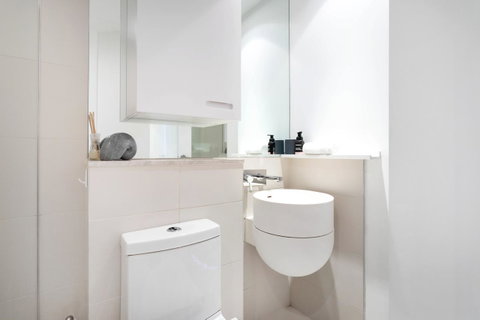 Modern Apartment In The Heart Of St Kilda - Food Delivery Shop 14