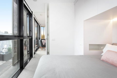 Modern Apartment In The Heart Of St Kilda - Food Delivery Shop 10