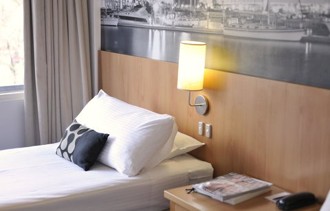 Mercure North Melbourne - Food Delivery Shop 18