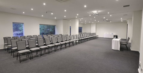 Mercure North Melbourne - Food Delivery Shop 8