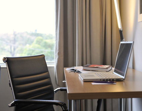 Mercure North Melbourne - Food Delivery Shop 30