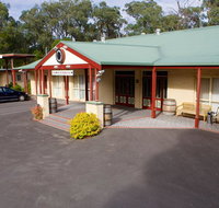 Sanctuary House Resort Motel - Food Delivery Shop