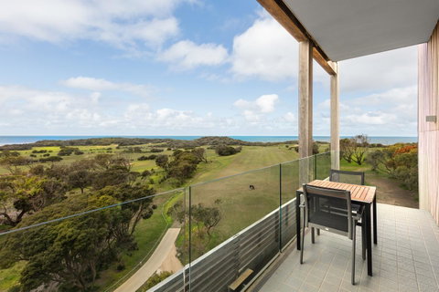 RACV Torquay Resort - Food Delivery Shop 12