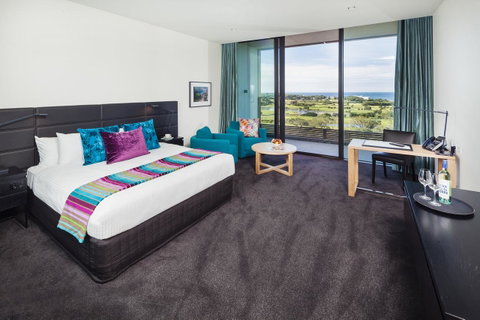RACV Torquay Resort - Food Delivery Shop 14