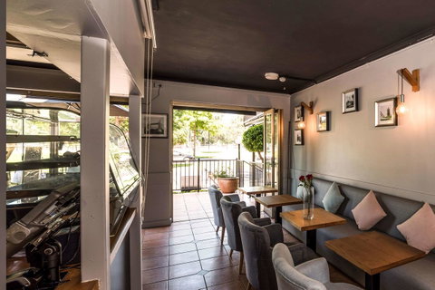 Comfort Hotel East Melbourne - Food Delivery Shop 3