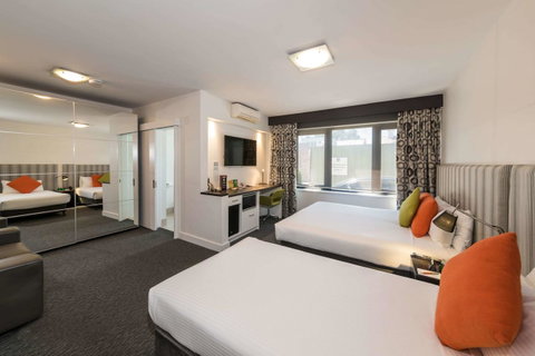 Comfort Hotel East Melbourne - Food Delivery Shop 9